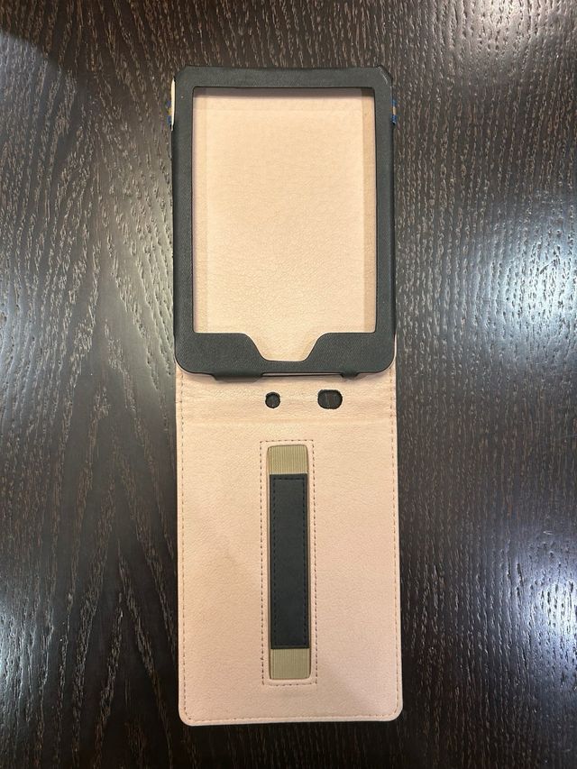 Kobo Clara HD com caixa e capa