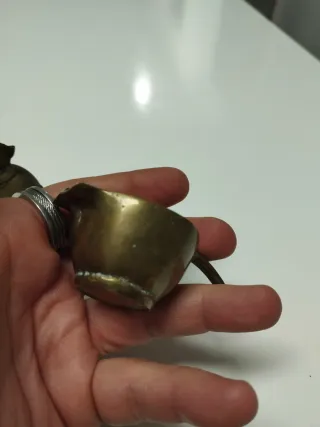 Antigua campana Tailandesa y cenicero  de bronce