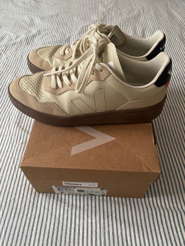 Veja V-90 Pierre Almond Black Talla 42