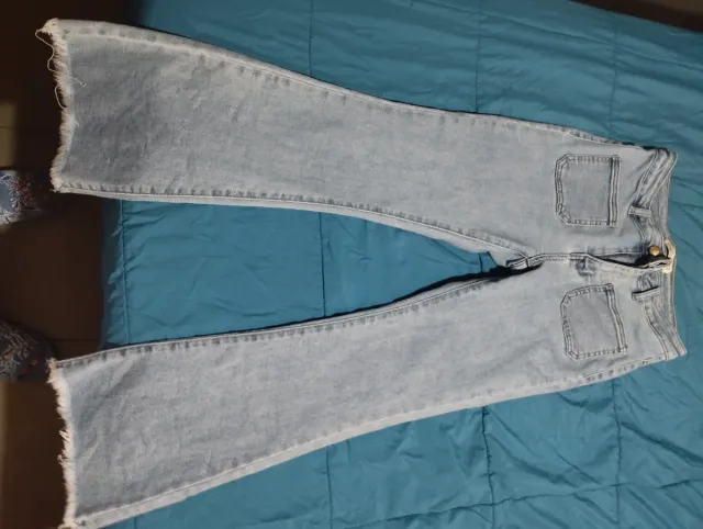 Pantalón vaquero desgastado