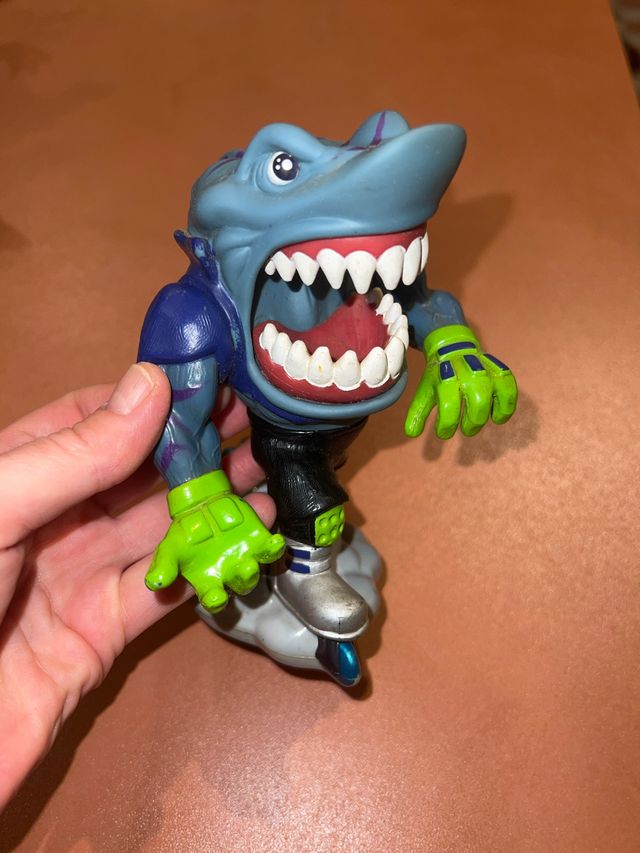 Muñeco Streex Street Sharks