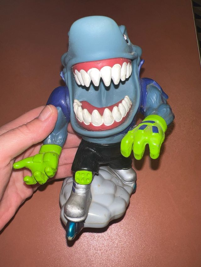 Muñeco Streex Street Sharks