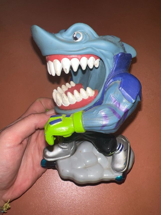 Muñeco Streex Street Sharks