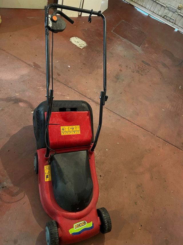 Cortador de Grama Elétrico