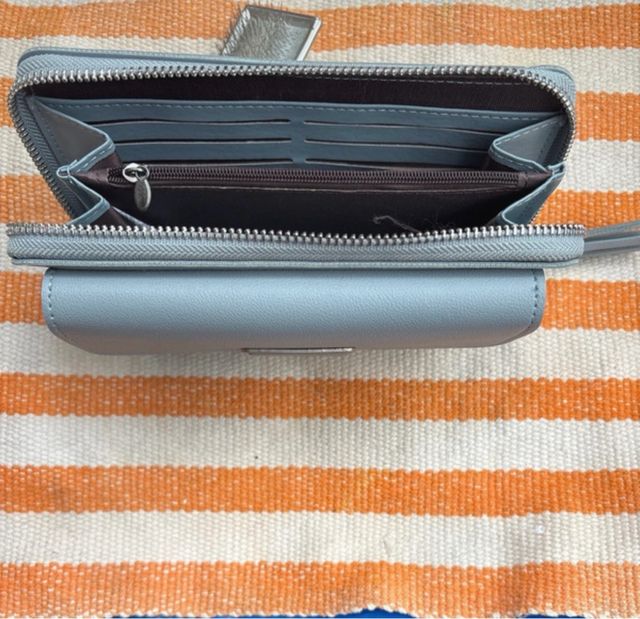 Bolso-monedero azul grisáceo
