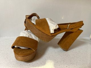 Sandalia tacón Stradivarius marrón T37