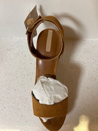 Sandalia tacón Stradivarius marrón T37