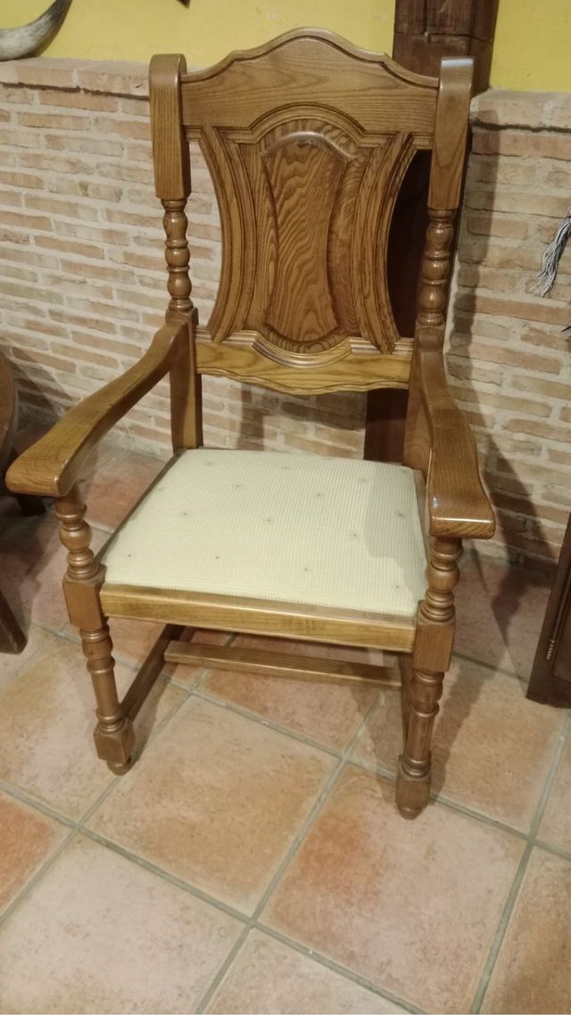 2 Sillones de madera maciza grandes