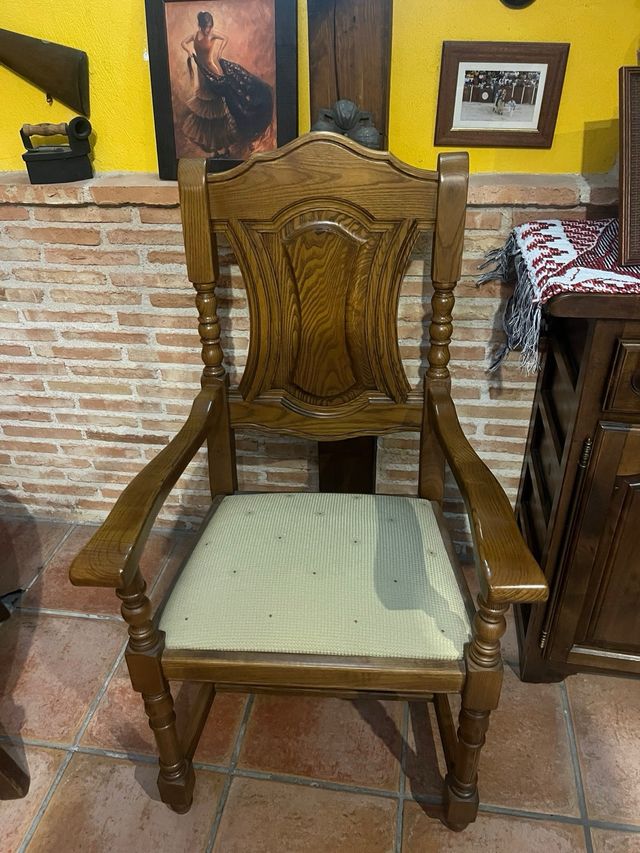 2 Sillones de madera maciza grandes