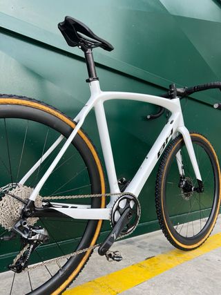 BH RX Team- bici de Carbono con Ruedas Carbono