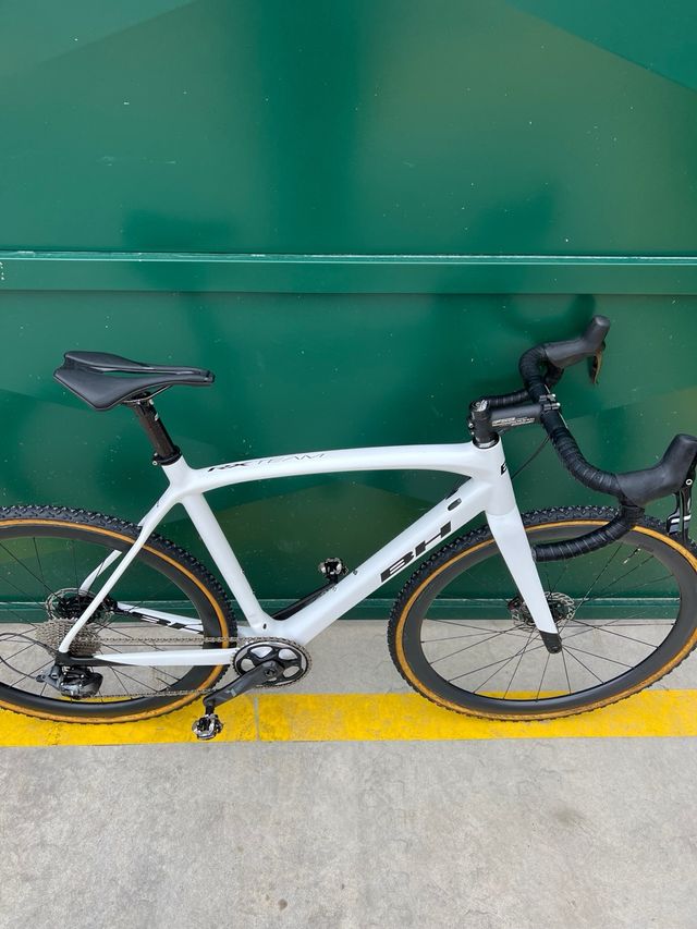 BH RX Team- bici de Carbono con Ruedas Carbono