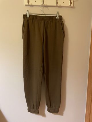 Chándal Pull & Bear verde oliva