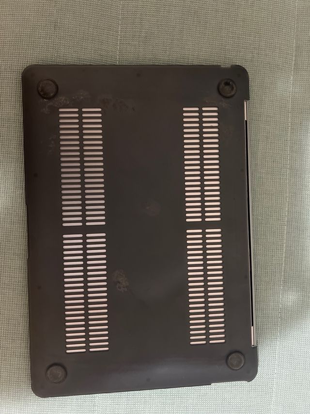 MacBook Air 2019 plateado con cargador original