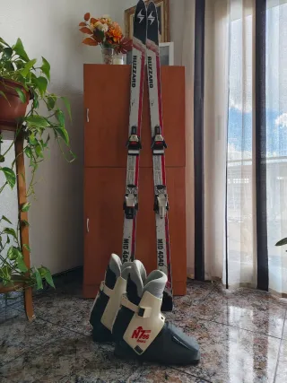 Esquís Blizzard MID 4040 y Botas