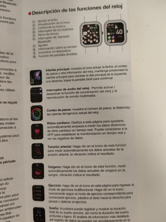 Smartwatch dorato con cinturini intercambiabili