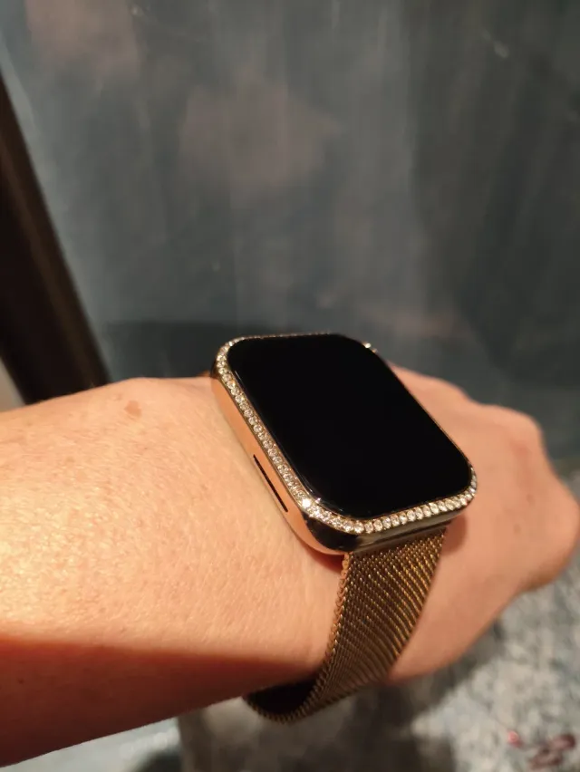 Smartwatch Dorado con Correas Intercambiables