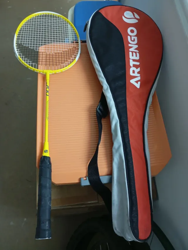 Raqueta Bádminton ARTENGO + Funda