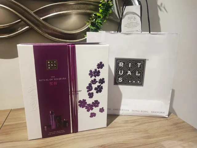 Rituals Yozakura Set Nuevo con bolsa y factura.