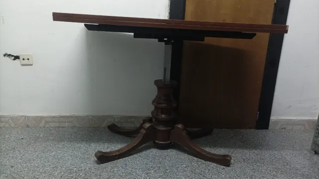 Mesa de madera elevable retro