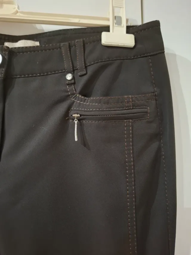 Pantalón marrón Apriori