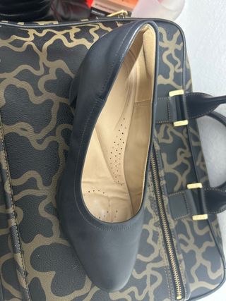 Zapato Clarks Tacón azul marino puestos dos veces