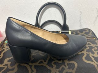 Zapato Clarks Tacón azul marino puestos dos veces
