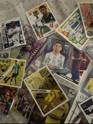 Cromos de fútbol variados