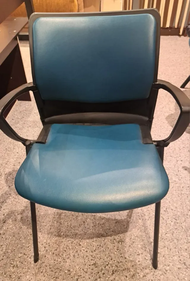 4 Sillas tipo consulta