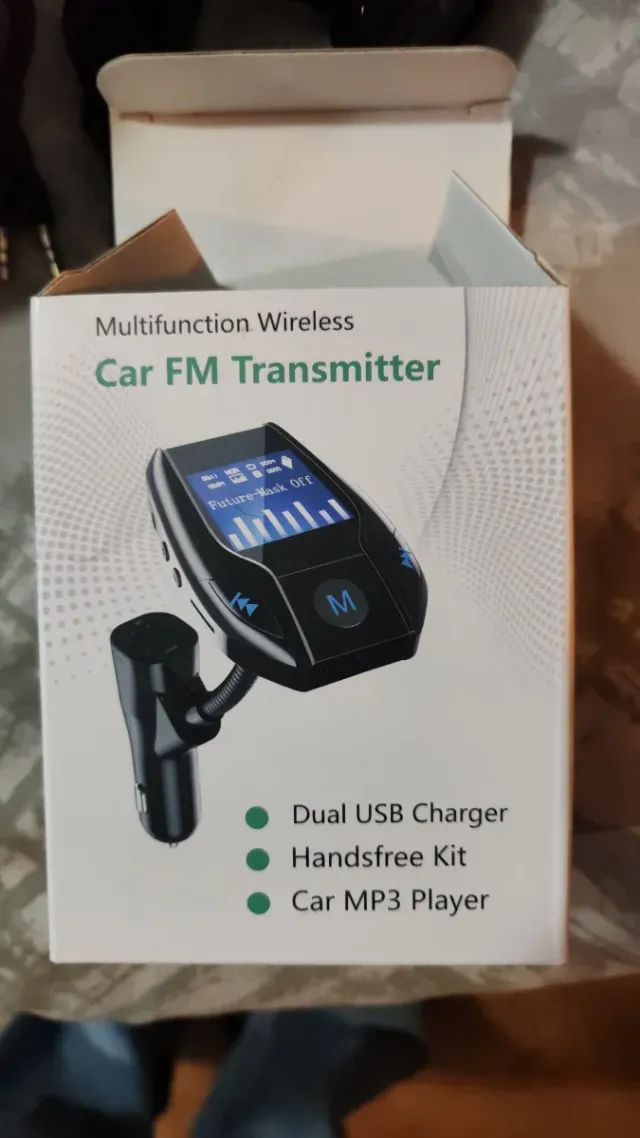 Cargador USB y Cables Varios