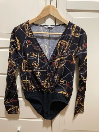 Body negro fiesta cadenas y hebillas