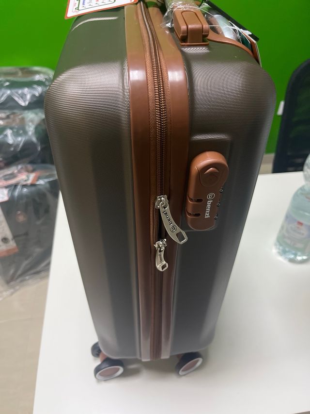 oferta Maleta de cabina Benzi