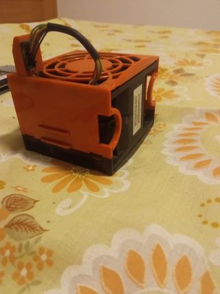 Ventilador de ordenador naranja