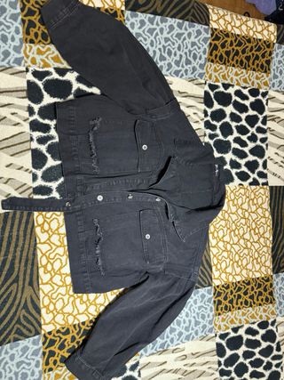 Chaqueta vaquera efecto globo negra