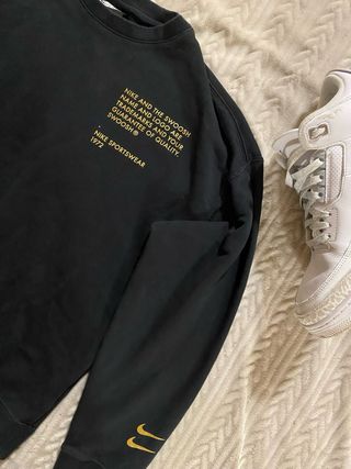 Felpa Nike Sportswear Swoosh Nera Oro