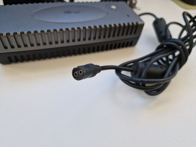 Cargador Trust PW-1300 Universal Portátil (12–20V)