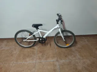 Bicicleta infantil Btwin blanca