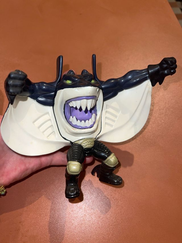 Muñeco Mantaman Street Sharks