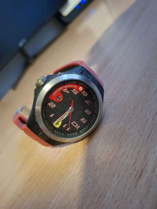 Reloj Ferrari Negro y Rojo