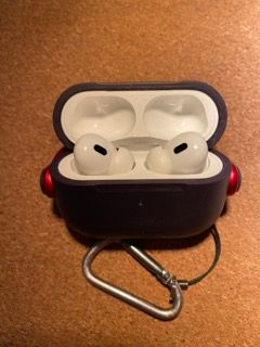 AirPods Pro 2ª Gen con funda morada