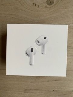 AirPods Pro 2ª Gen con funda morada