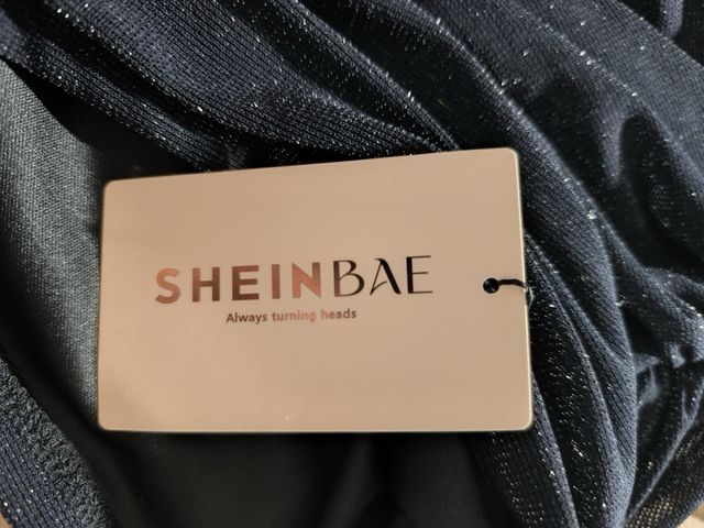 Vestido Negro Brillante Corto