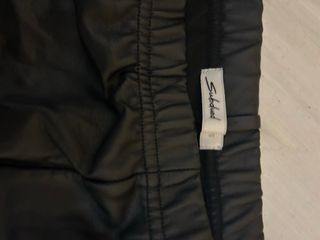 Leggings efecto piel negros