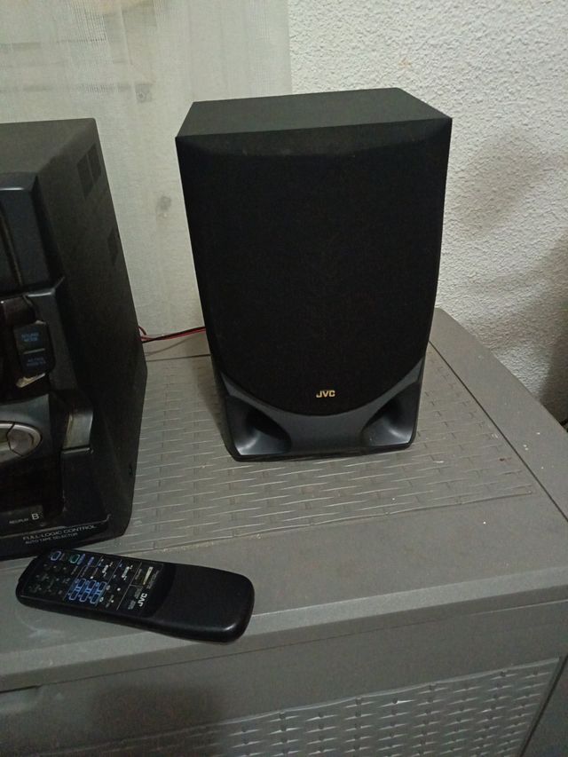 Cadena de música JVC (no funciona cassette)