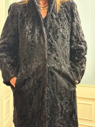 Abrigo de astracán negro