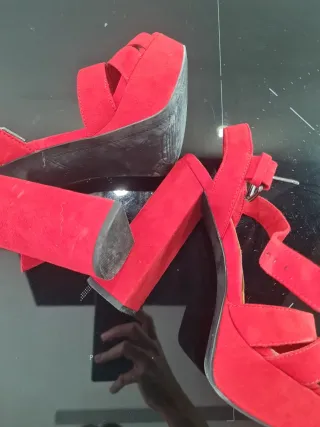 Sandalias Bershka Rojas Talla 37