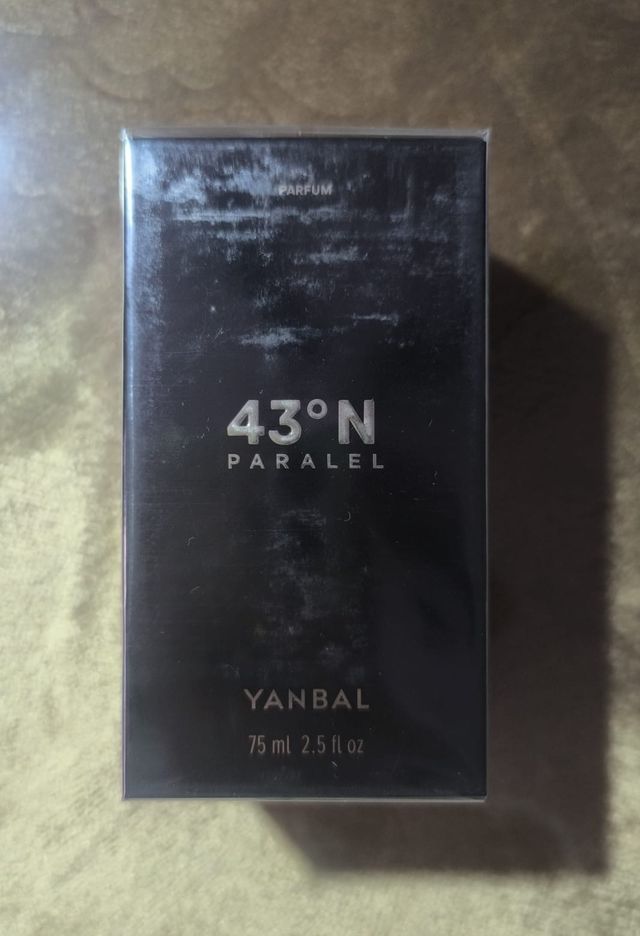 Perfume 43°N Paralel para Él