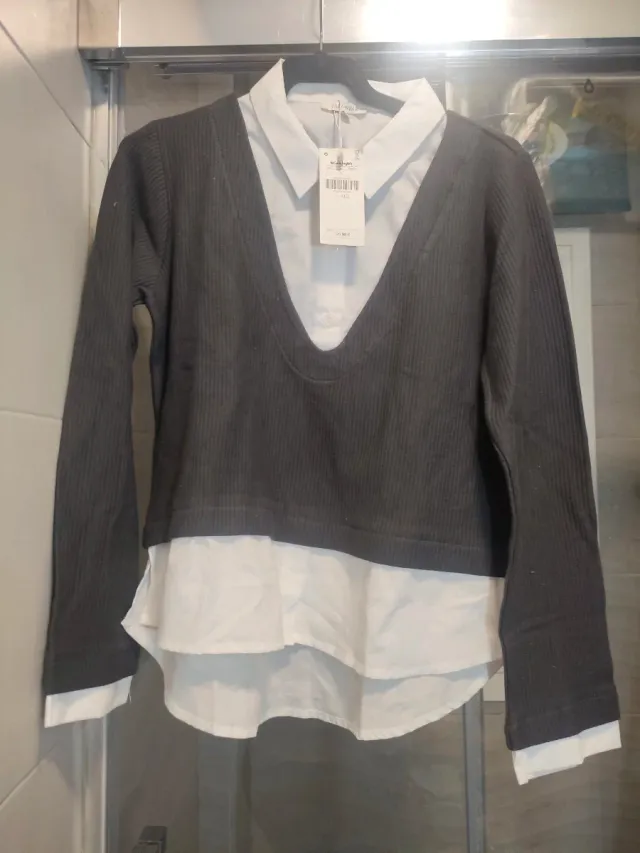 Jersey gris y blanco talla L
