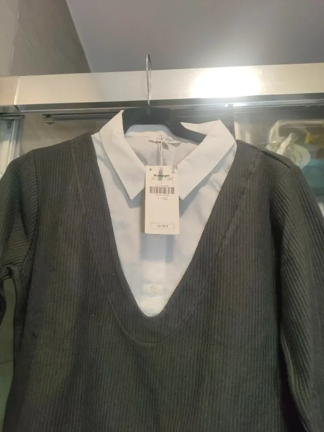 Jersey gris y blanco talla L