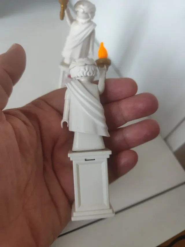 Playmobil Estatuas Romanas con Antorcha 8€ unidad