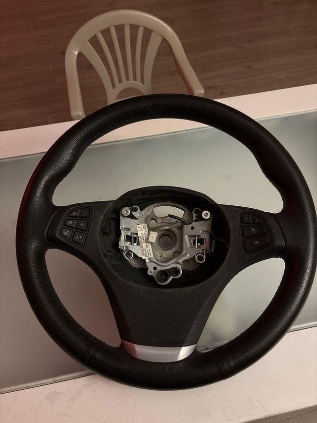 Volante BMW X3 E83 LCI in pelle nera